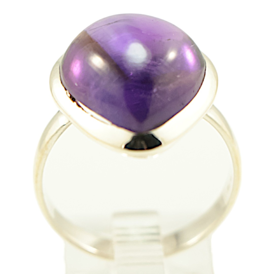 Stunning Tear Drop Shape Amethyst Gemstone Ring: Elevate Your Style with this Unique Piece | Shop Now - Image 2