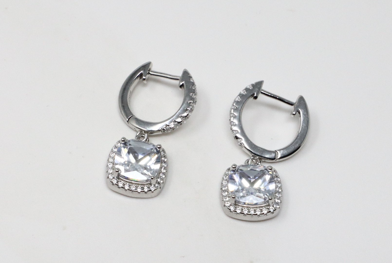 White Gold Plated Hoop Earrings for Women – Elegant & Trendy Fashion Jewelry