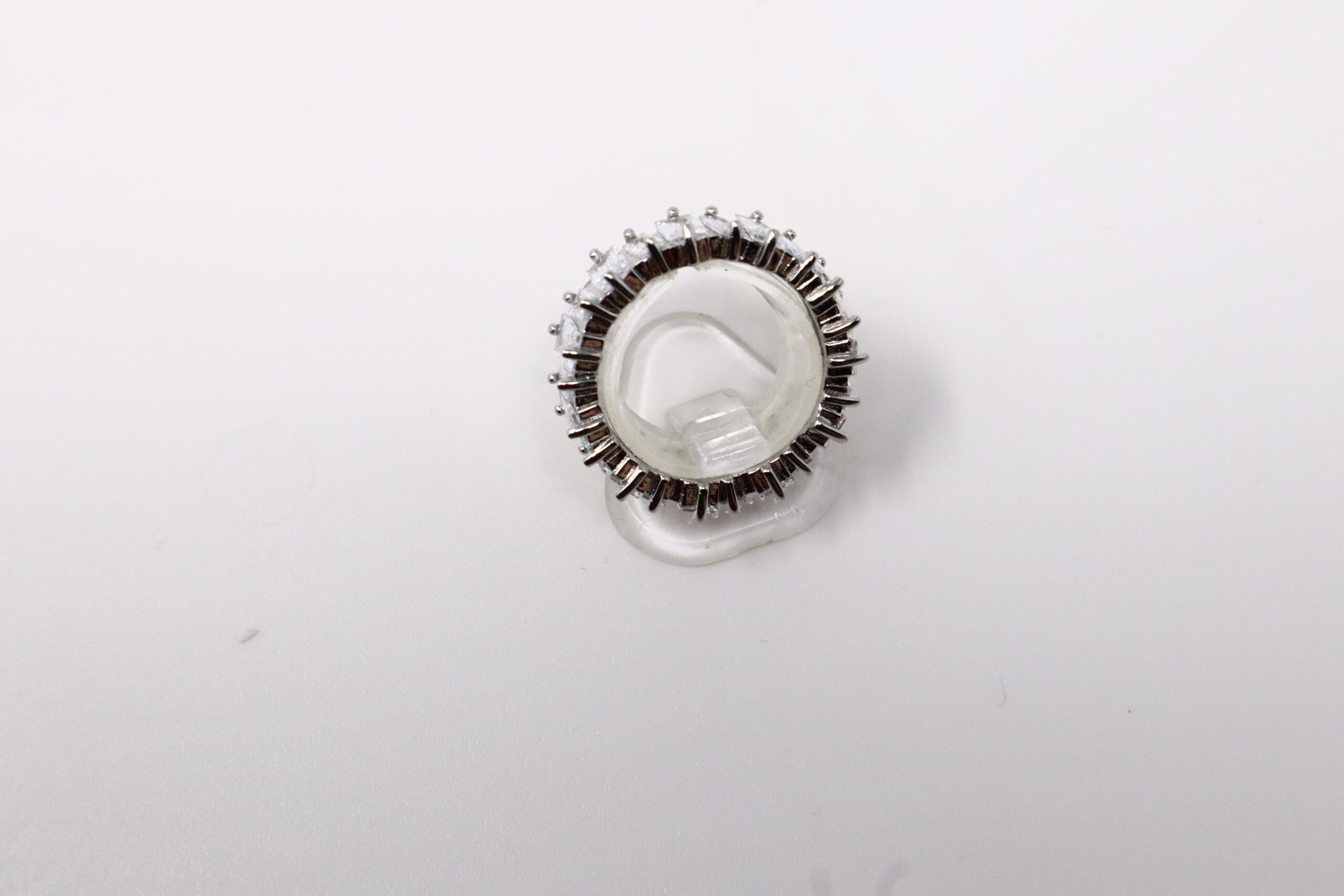 Stunning Cubic Zirconia Encased 92.5 Sterling Silver Ring - Quality Jewelry - Image 8